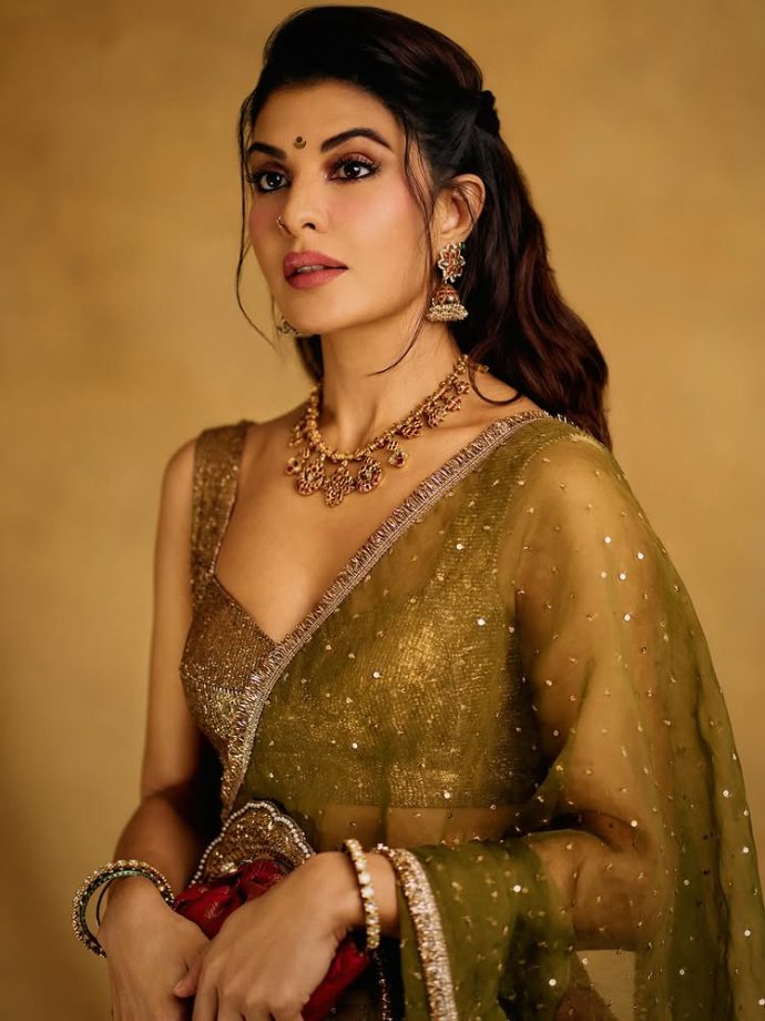 Jacqueline Fernandez's Exquisite Fashion Statement That Will Leave You in Awe 966594