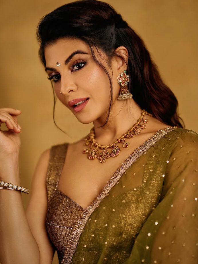 Jacqueline Fernandez's Exquisite Fashion Statement That Will Leave You in Awe 966598