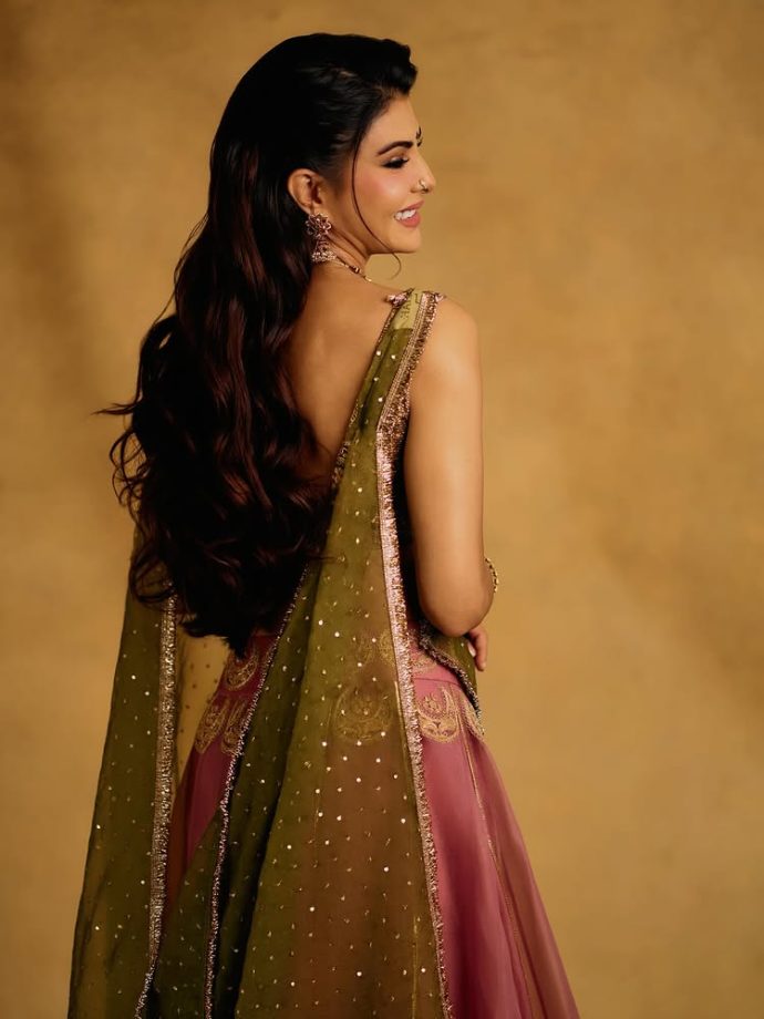 Jacqueline Fernandez's Exquisite Fashion Statement That Will Leave You in Awe 966596