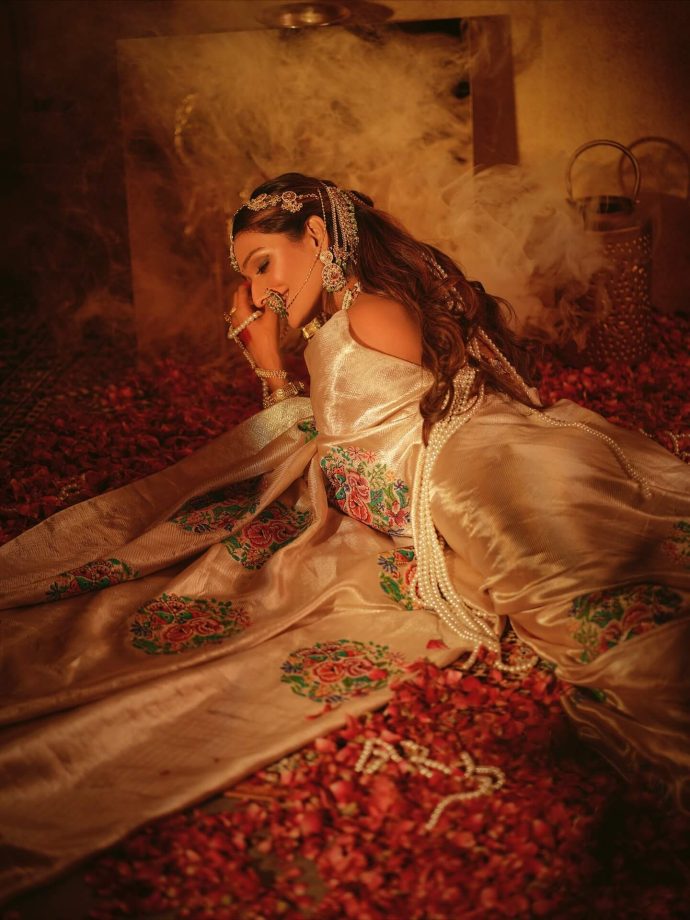 Aishwarya Khare Stuns in Ethereal White Saree with Bold Twist 969470