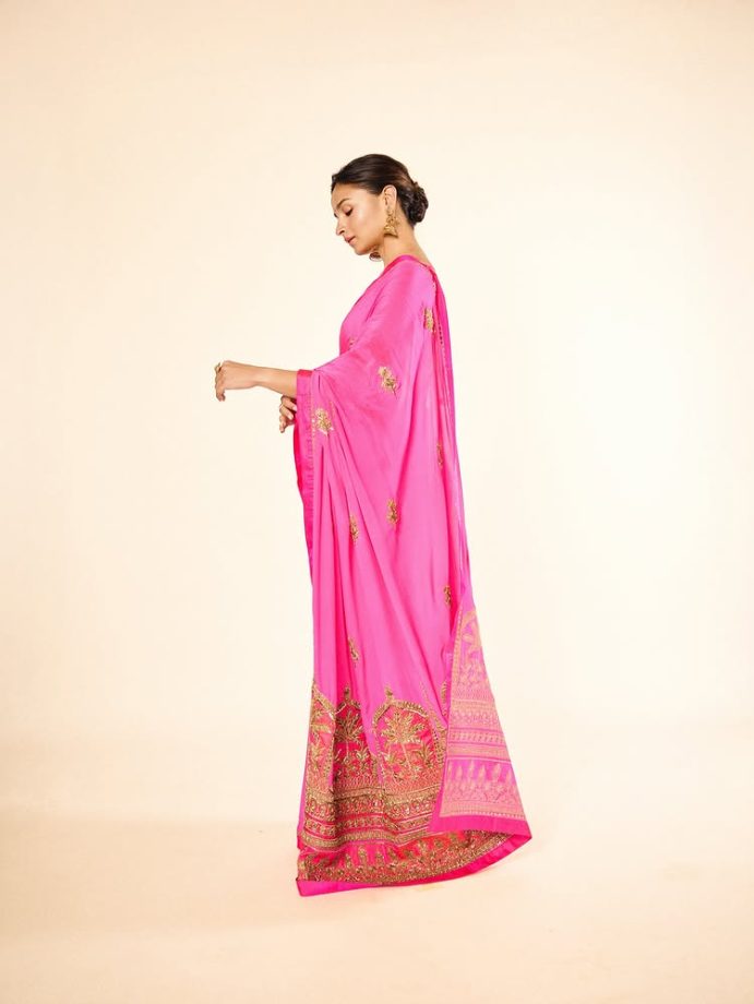 Alia Bhatt Glows In ₹1.75 Lakh Rani Pink Saree, Backless Dori Blouse Steals the Show 966190