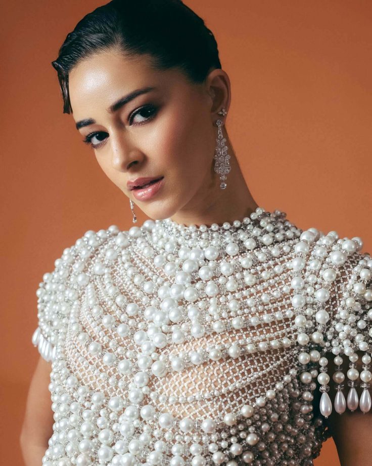 Ananya Panday Dazzles in Abu Jani Sandeep Khosla’s Pearl Masterpiece 966741