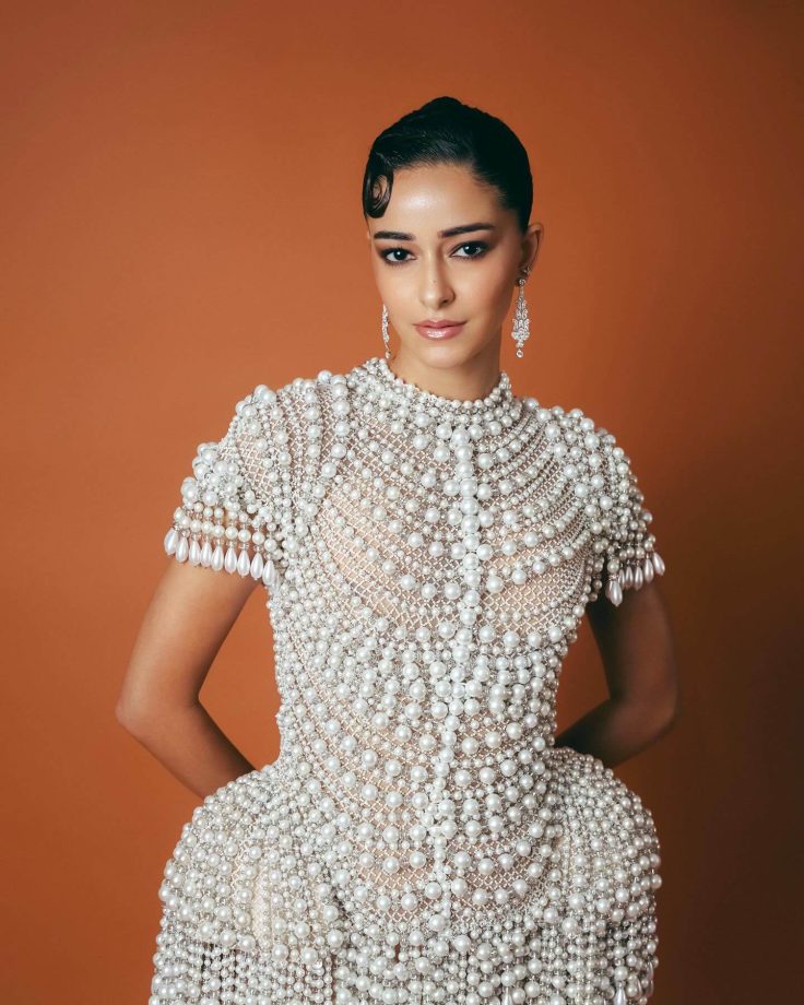 Ananya Panday Dazzles in Abu Jani Sandeep Khosla’s Pearl Masterpiece 966733