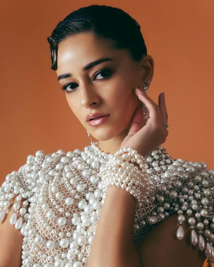 Ananya Panday Dazzles in Abu Jani Sandeep Khosla’s Pearl Masterpiece 966730
