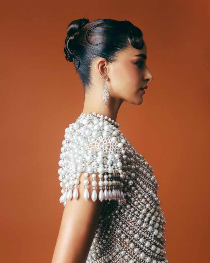 Ananya Panday Dazzles in Abu Jani Sandeep Khosla’s Pearl Masterpiece 966737