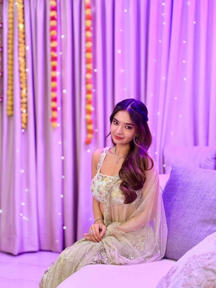 Anushka Sen Shines in Festive Elegance with Pastel Lehenga Choli for Navratri 969645