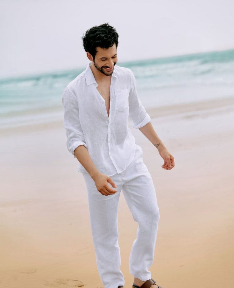 Ashish Chanchlani to Rohit Saraf: Desi Boys Serving Looks in White Fits 969416