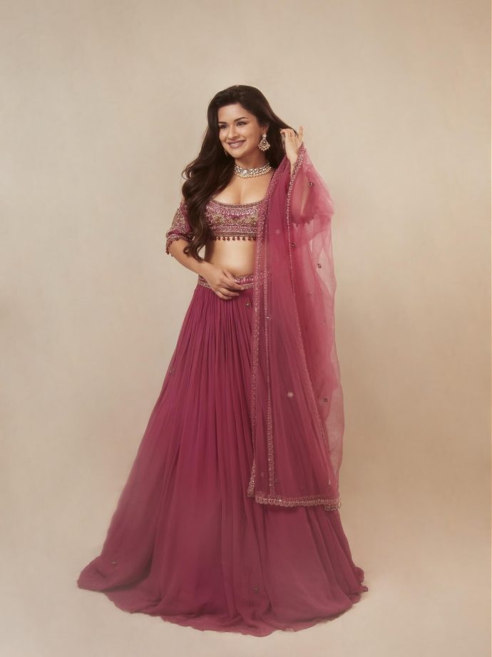 Avneet Kaur Stuns in a Maroon Lehenga 968034