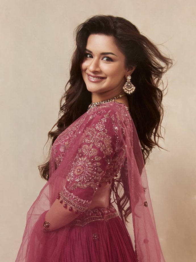 Avneet Kaur Stuns in a Maroon Lehenga 968027