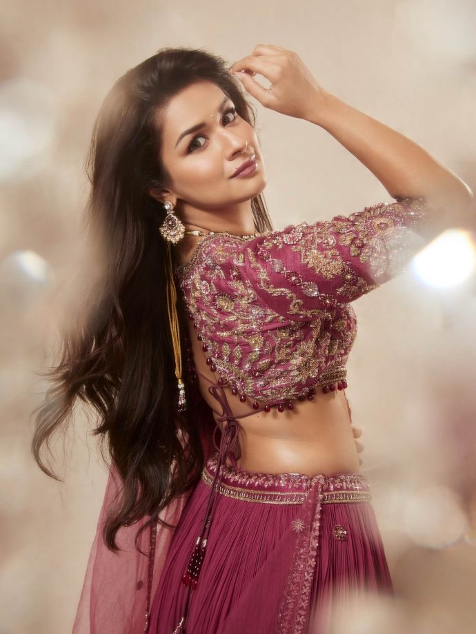 Avneet Kaur Stuns in a Maroon Lehenga 968030