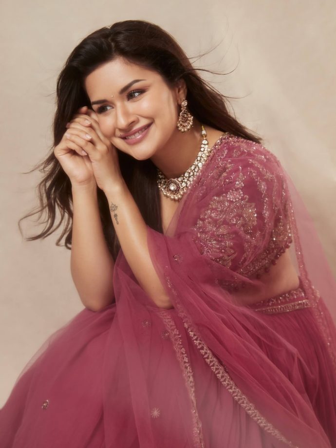 Avneet Kaur Stuns in a Maroon Lehenga 968032