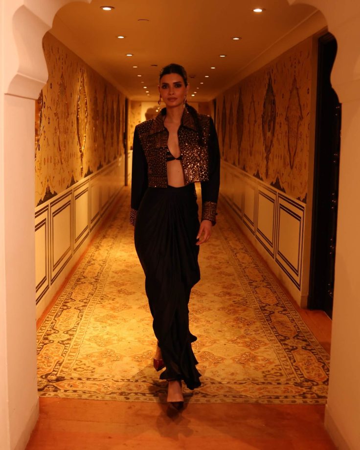 Diana Penty in Effortless Elegance in Black with a Bold Twist 967990