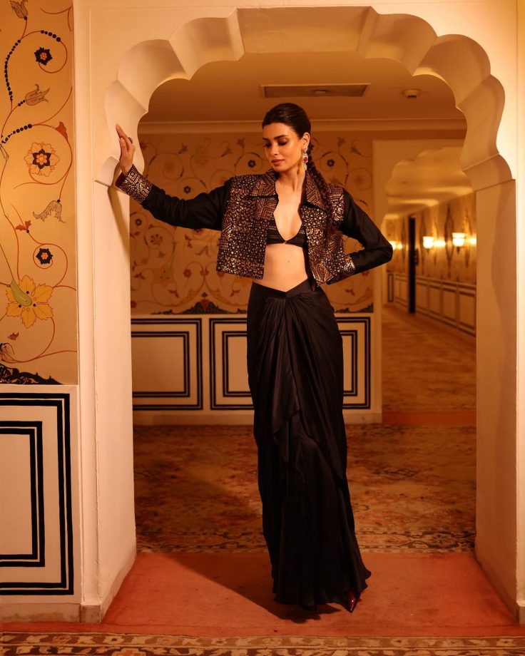 Diana Penty in Effortless Elegance in Black with a Bold Twist 967985