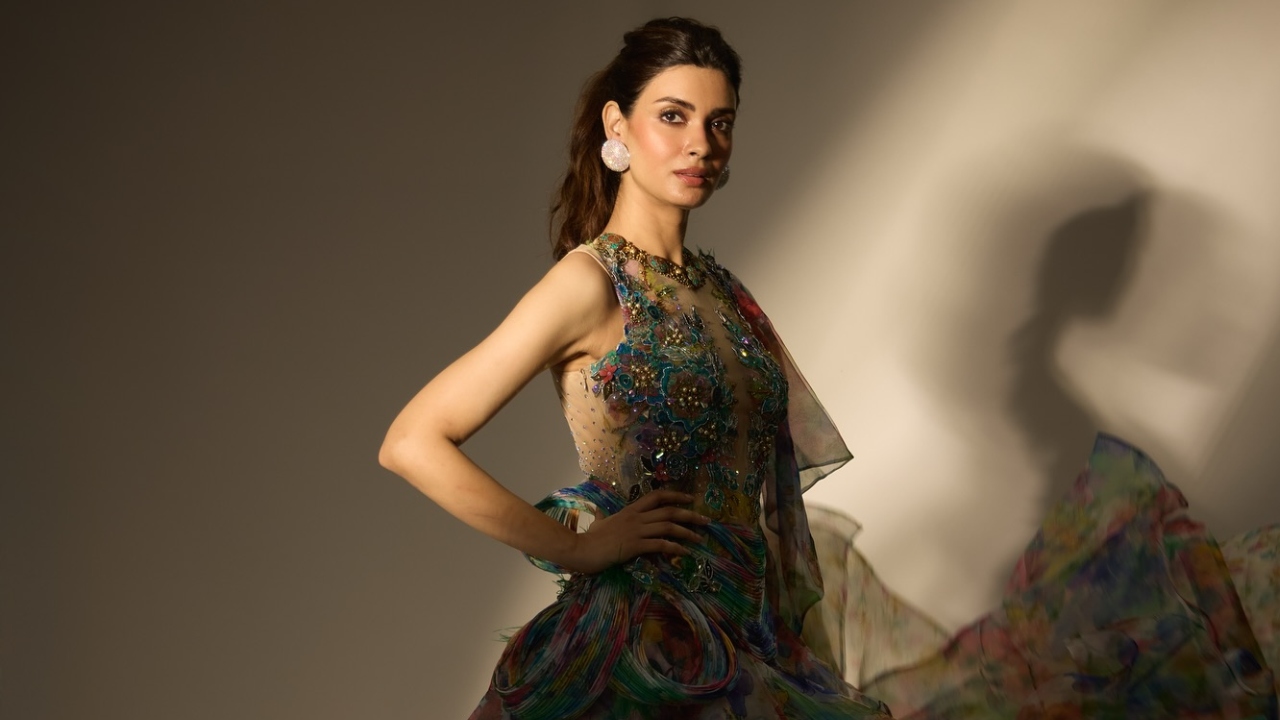 Diana Penty’s Ethereal Fashion Fantasy 970282