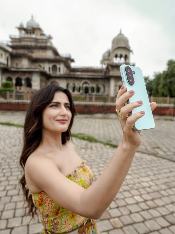 Enchanting Fashion Vibes with Fatima Sana Shaikh 967918