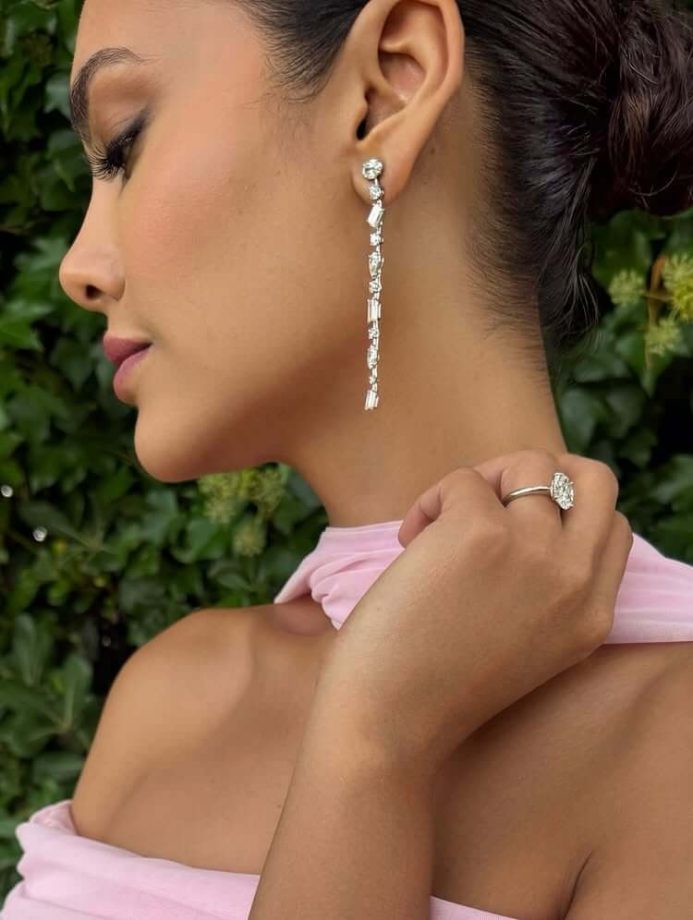 Esha Gupta Paints Spain Pink in a €795,00 Victoria Gown 969362