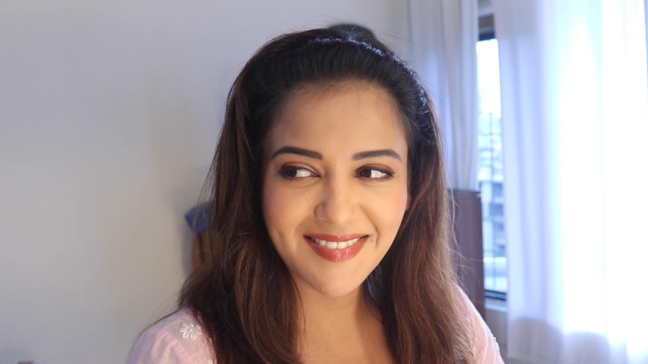 Exclusive Navaratri Special: Gulki Joshi Opens Up on Makeup Hacks, Garba Dress & Teenage Memories 970029