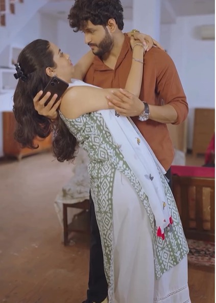 'Hit And Viral' Micro-Drama Review: Relatable Storyline, Clever Twists 968272