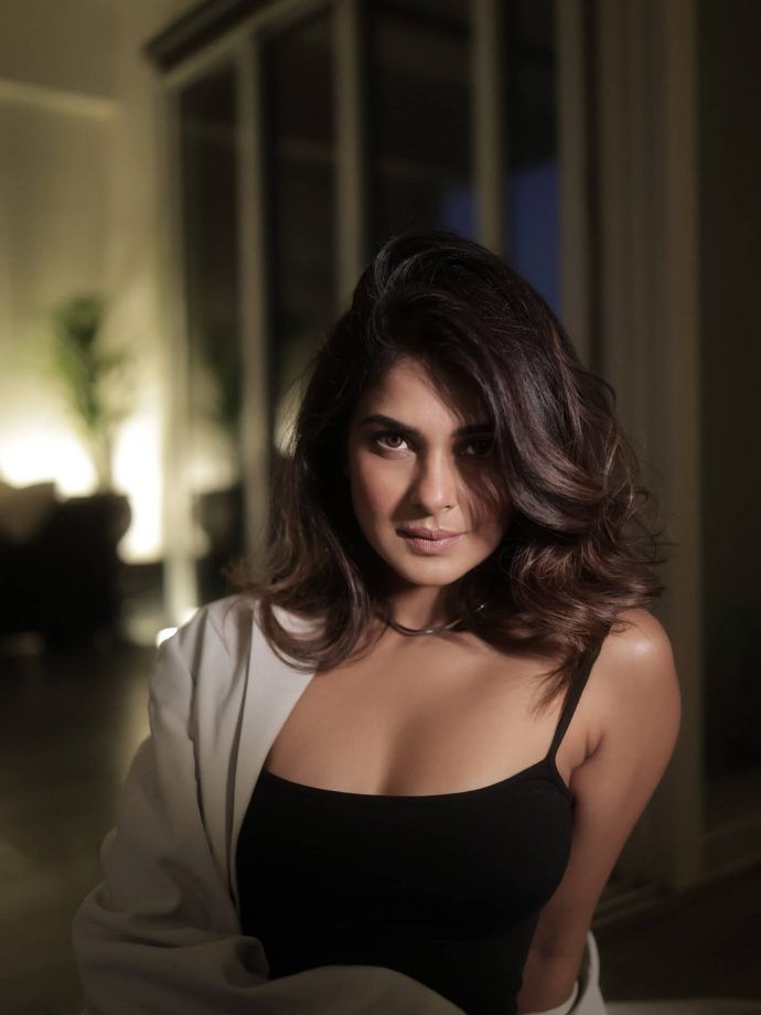 Jennifer Winget’s Chic look Leaves Fans Swooning 966722