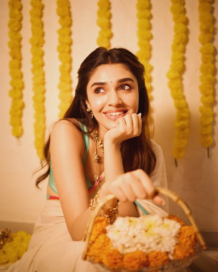 Krithi Shetty Radiates Grace in Traditional Attire for Onam Celebrations 966580