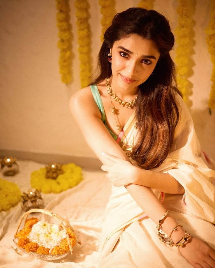 Krithi Shetty Radiates Grace in Traditional Attire for Onam Celebrations 966582