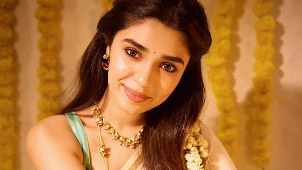 Krithi Shetty Radiates Grace in Traditional Attire for Onam Celebrations 966578