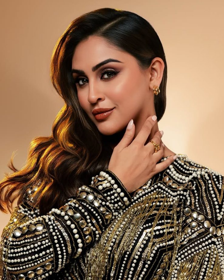 Krystle D'Souza Stuns in a Glimmering Golden Gown 969109