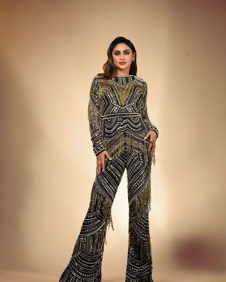 Krystle D'Souza Stuns in a Glimmering Golden Gown 969110