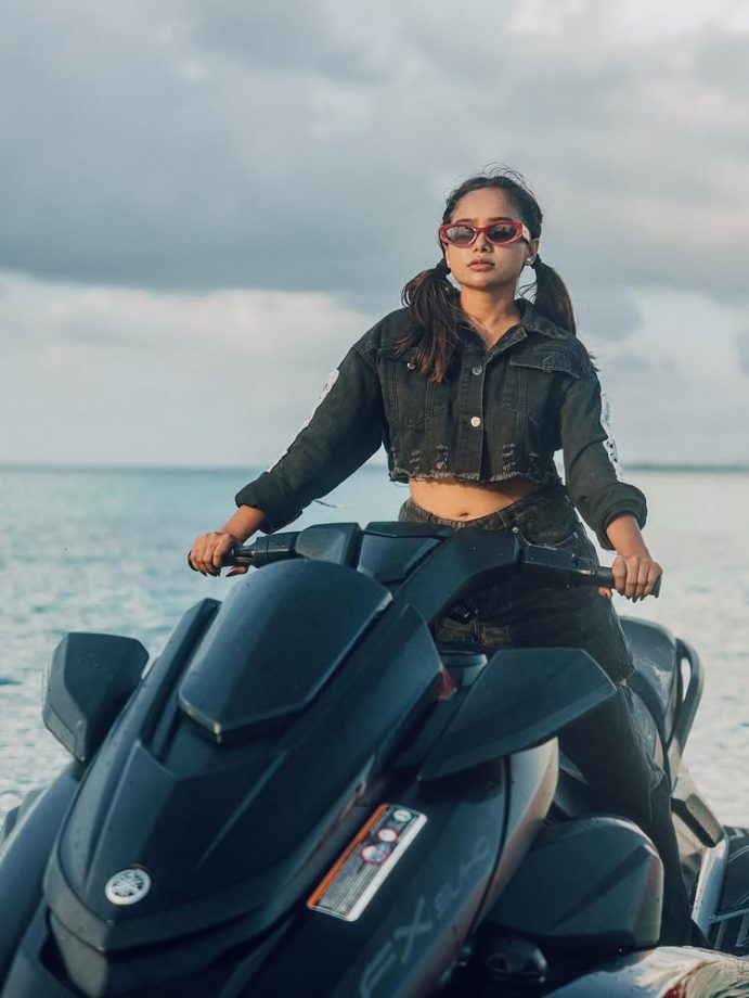 Manisha Rani Living Life in Full Swing by the Sea 966880