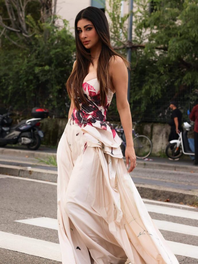 Mouni Roy Turns Streets Into Her Runway in Flowing Elegance 970039