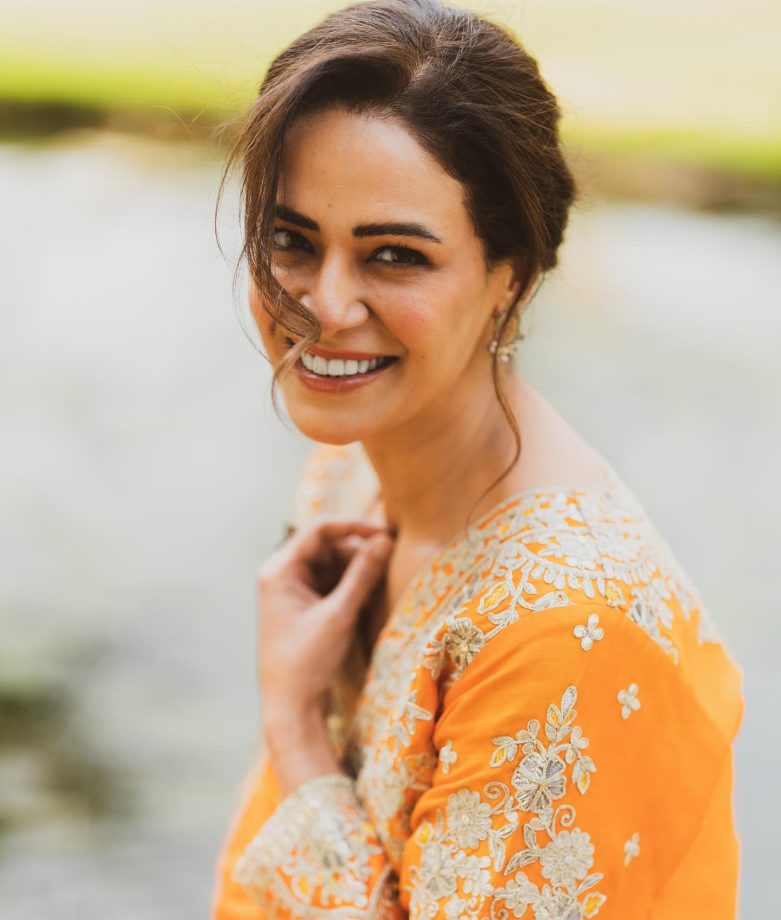 Navratri Special: Take Festive Ethnic Inspiration from Mona Singh’s Vibrant Wardrobe 968735
