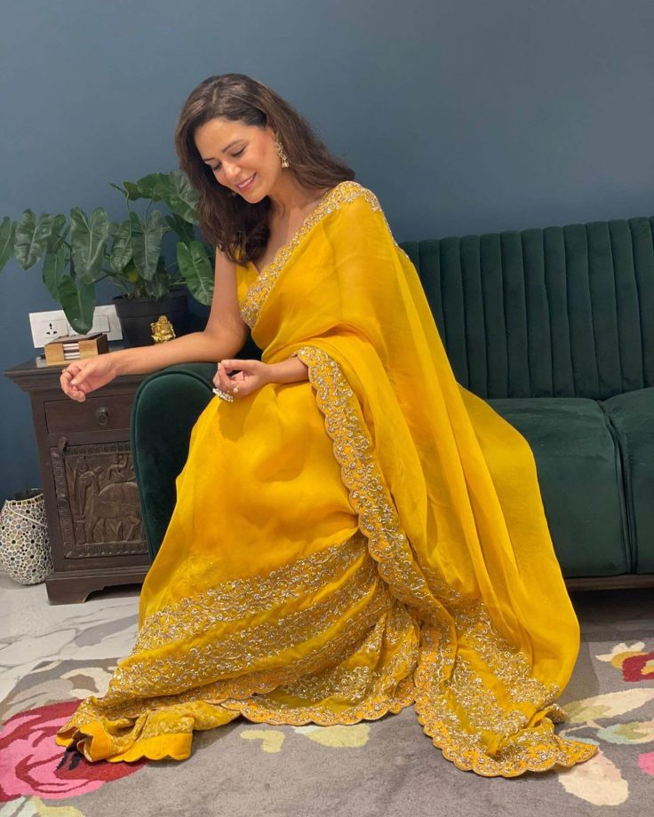 Navratri Special: Take Festive Ethnic Inspiration from Mona Singh’s Vibrant Wardrobe 968727
