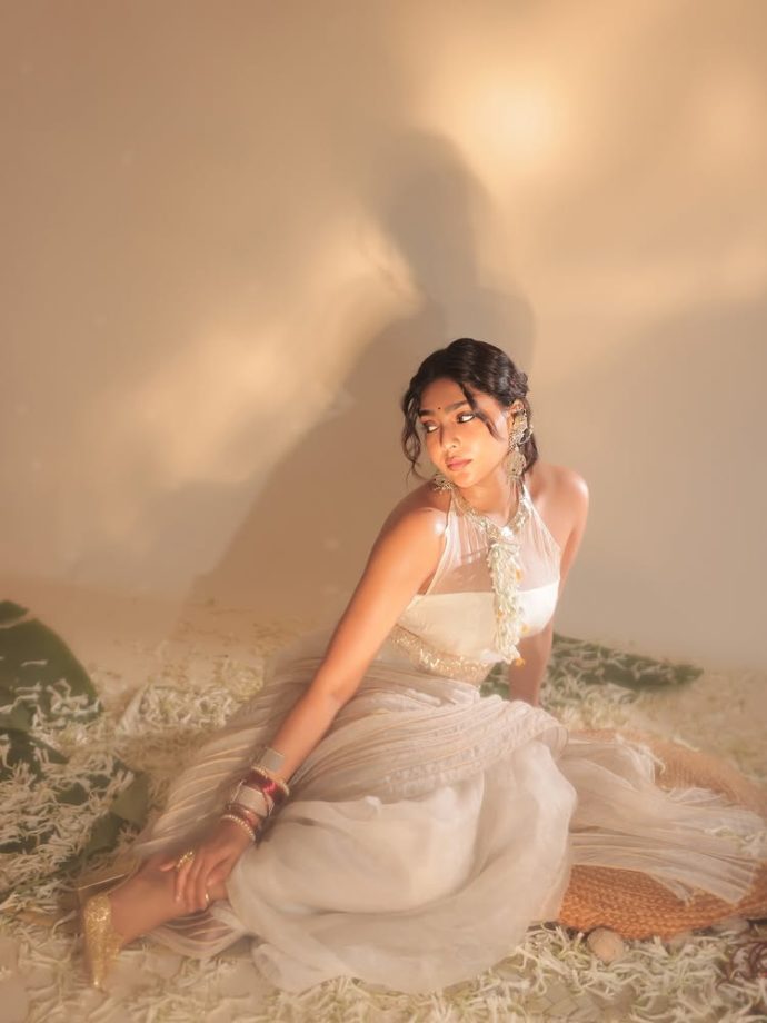 Onam 2025: South Divas Dazzle in White Sarees & Stylish Blouses 966935