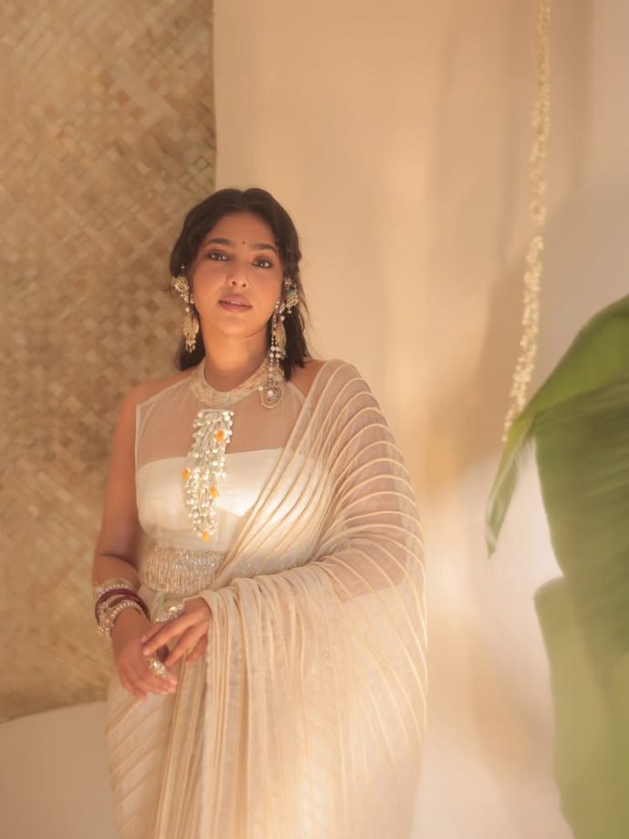 Onam 2025: South Divas Dazzle in White Sarees & Stylish Blouses 966937