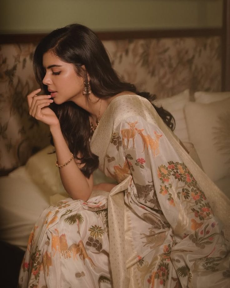 Onam 2025: South Divas Dazzle in White Sarees & Stylish Blouses 966939