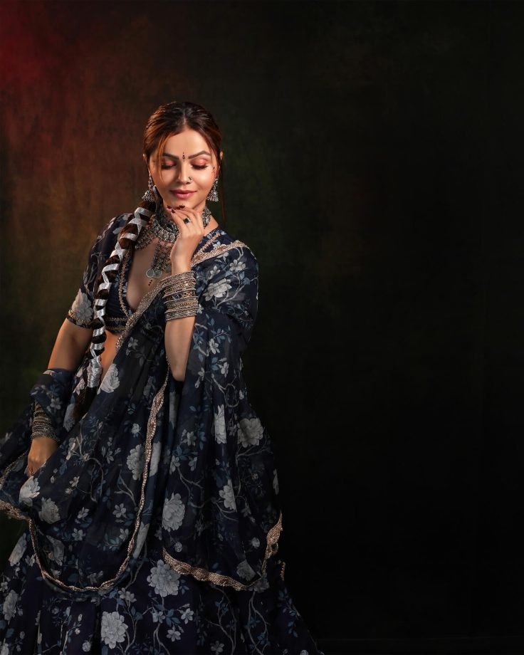 Rubina Dilaik Captures Hearts in a Traditional Lehenga, Exuding Classic Yet Modern Vibes 970064