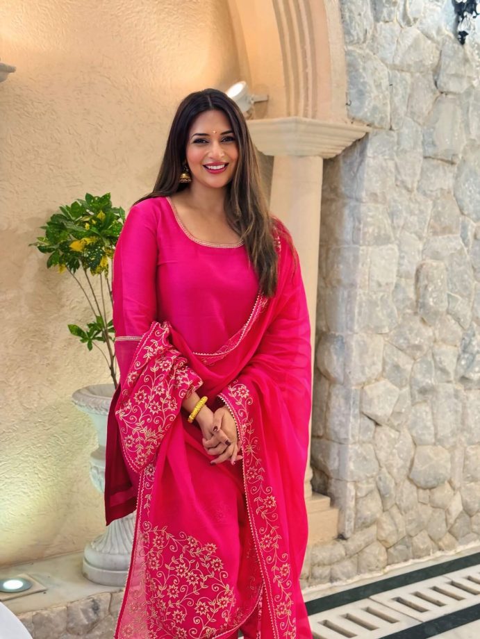 Rubina Dilaik In Red Or Divyanka Tripathi In Pink: Who Is Truly Mesmerizing In Salwar Suit? 965984