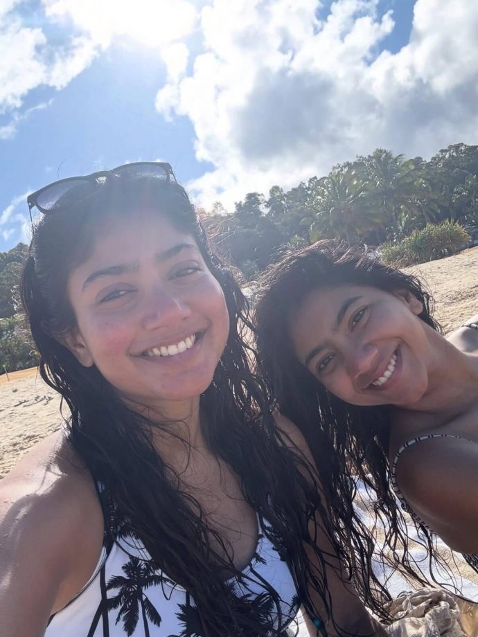 Sai Pallavi in Swimwear: Rare Beachside Photos with Sister Pooja Kannan Go Viral 969544