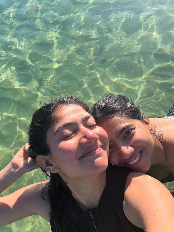 Sai Pallavi in Swimwear: Rare Beachside Photos with Sister Pooja Kannan Go Viral 969543