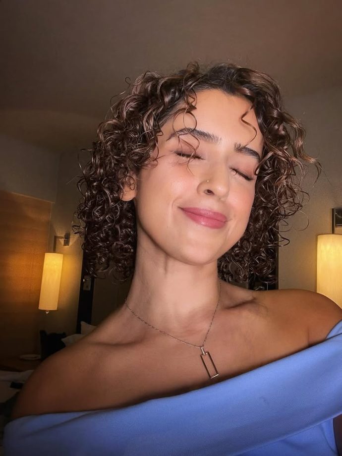 Sanya Malhotra Embraces Beauty in Curls and Casual Chic 966607