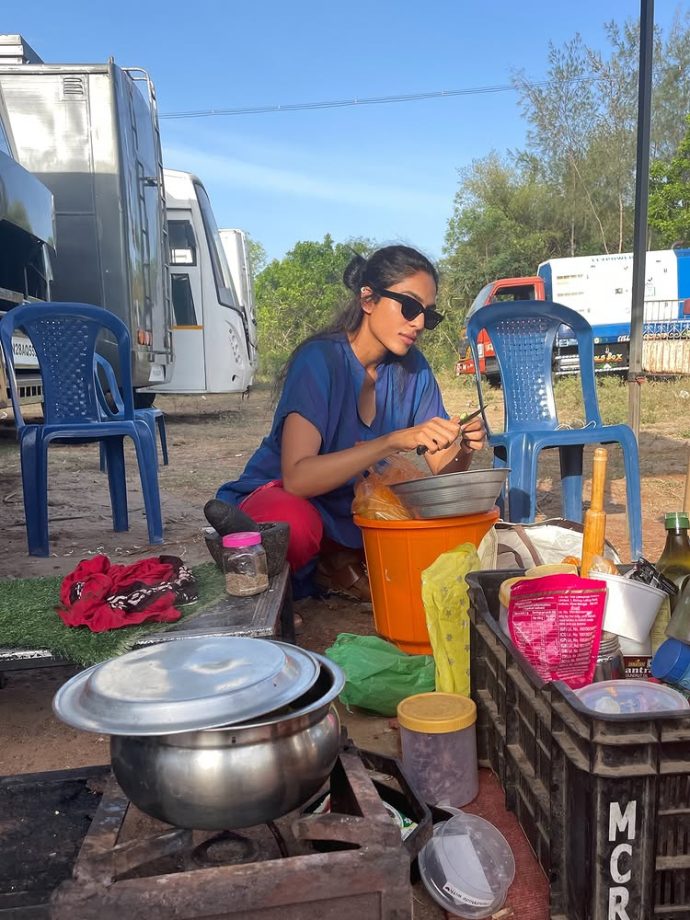 Sobhita Dhulipala Shows Off Her Cooking Skills on Set; Naga Chaitanya Teases ‘Waiting to Taste’ 966234