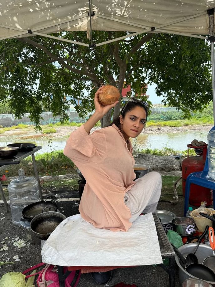 Sobhita Dhulipala Shows Off Her Cooking Skills on Set; Naga Chaitanya Teases ‘Waiting to Taste’ 966235