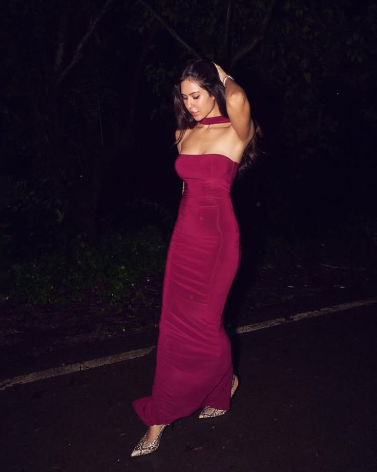 Sonam Bajwa Lights Up the Night in Red 966872
