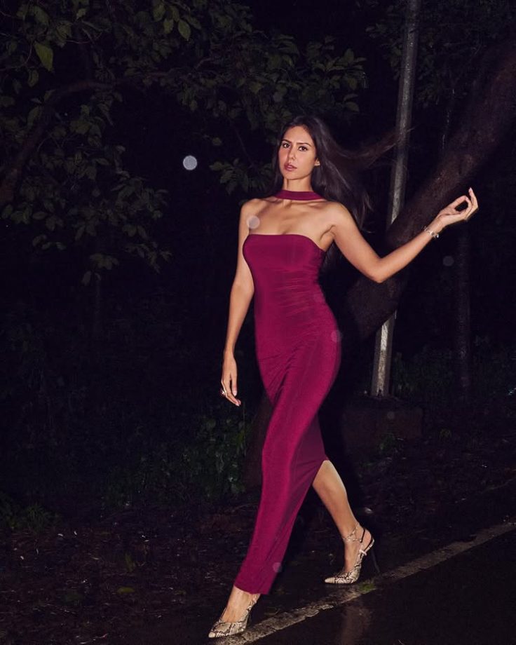 Sonam Bajwa Lights Up the Night in Red 966875