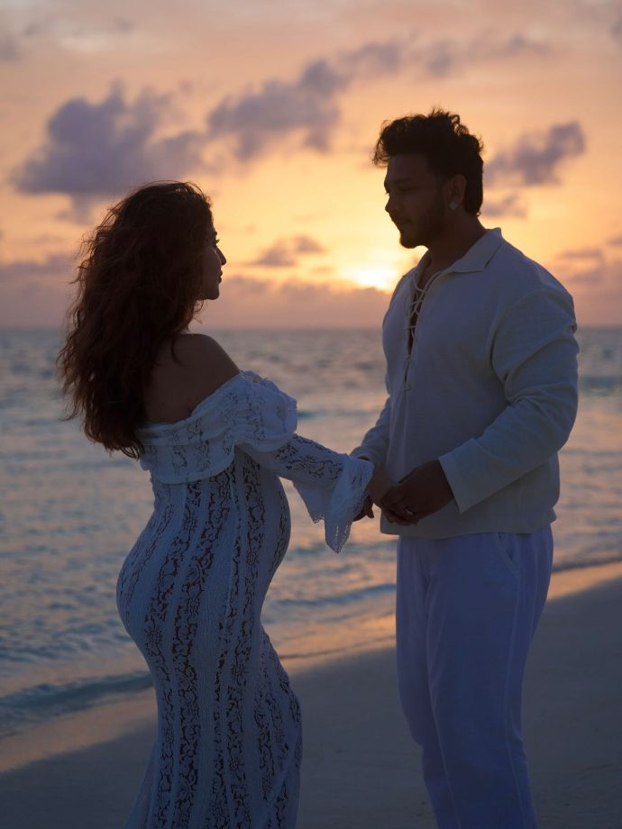 Sonarika Bhadoria Announces Pregnancy with Dreamy Beach Photoshoot Featuring Husband 968221