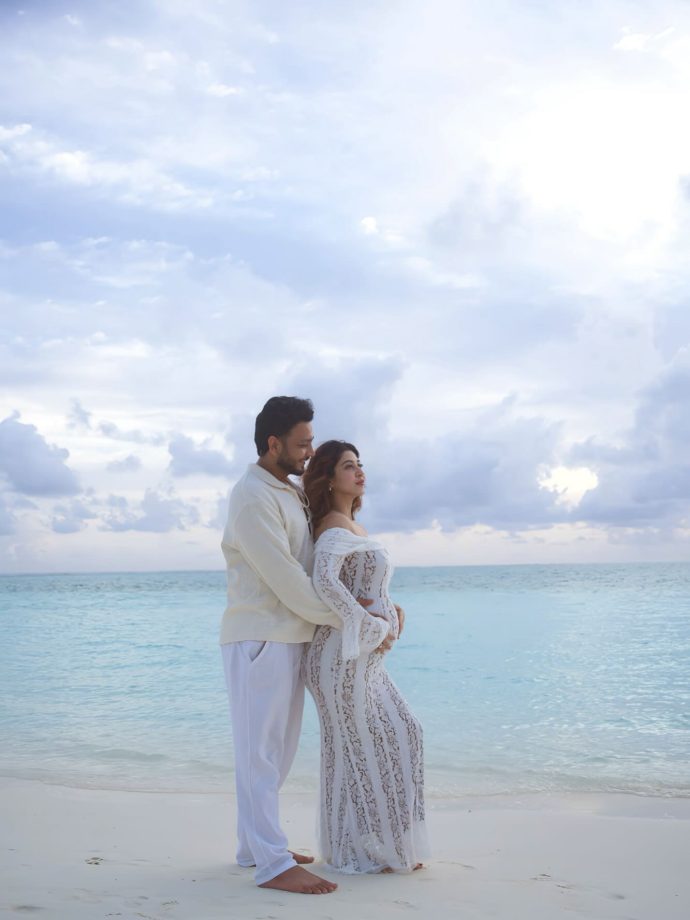 Sonarika Bhadoria Announces Pregnancy with Dreamy Beach Photoshoot Featuring Husband 968208