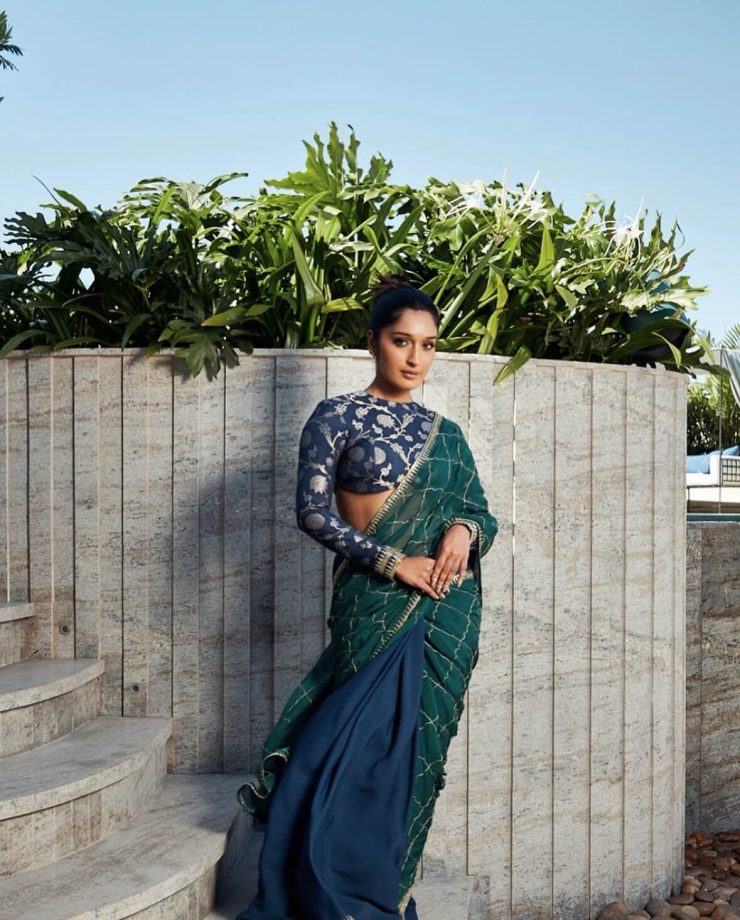 South Divas Turning Heads with Bold Backless Blouse Fashion 969184