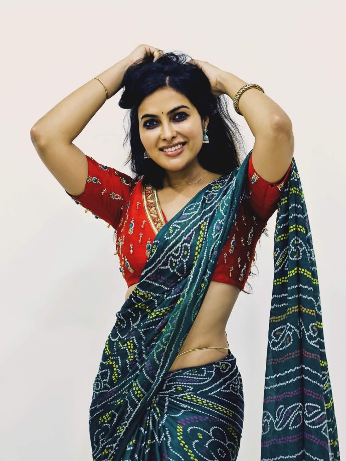 South Divas Turning Heads with Bold Backless Blouse Fashion 969170