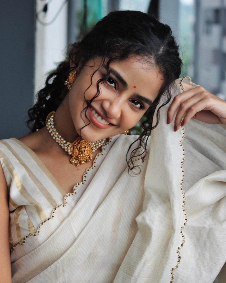 South Indian Stars in Kasavu Sarees for Onam 2025 965795