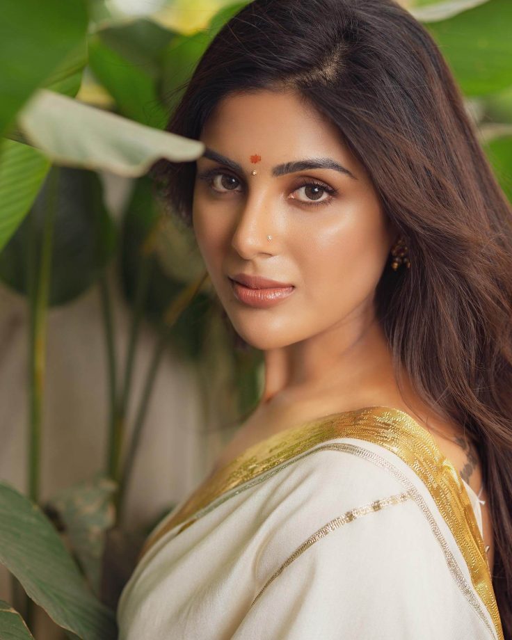 South Indian Stars in Kasavu Sarees for Onam 2025 965809